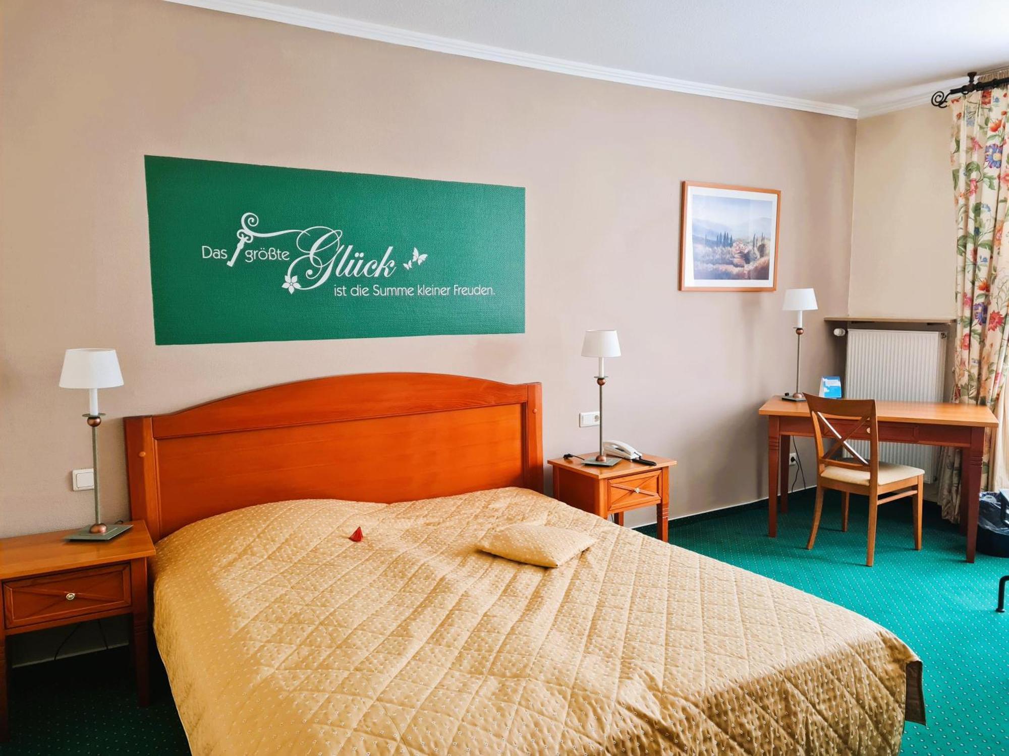 Hotel Zur Post Waldbreitbach Exterior foto