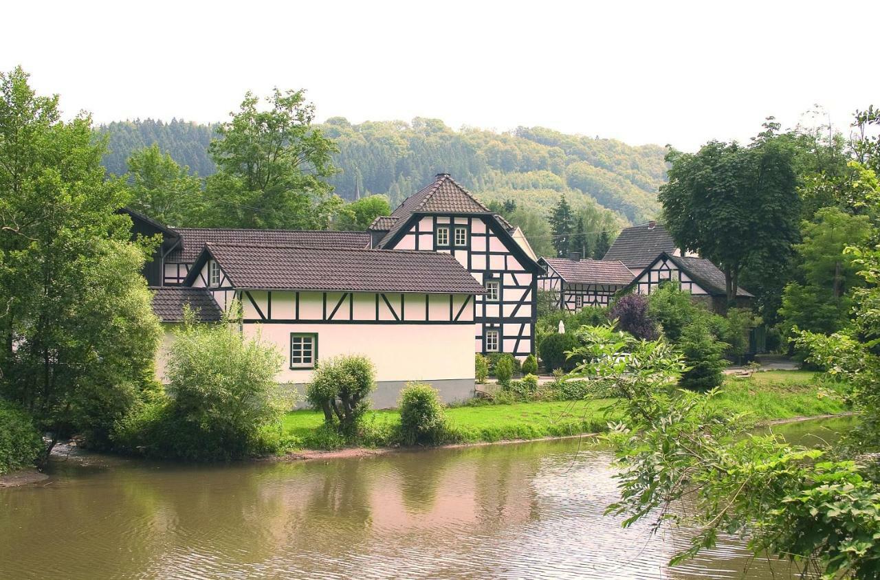 Hotel Zur Post Waldbreitbach Exterior foto